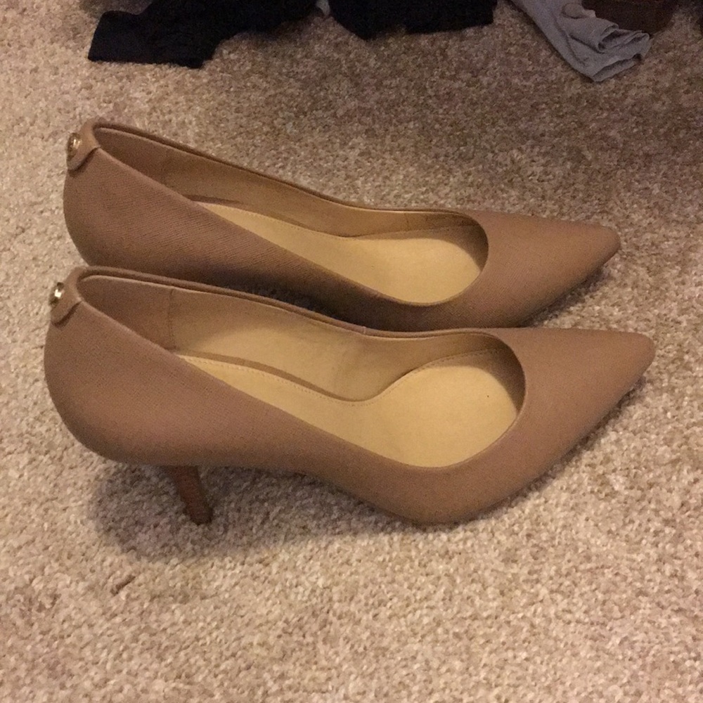 Michael Kors nude heels size 8.5
