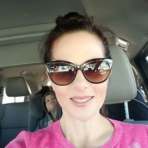 Meet your Posher, Rhietta