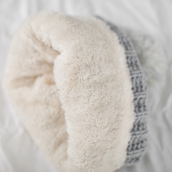 High Line Plush Lined Hat - Picture 3 of 7