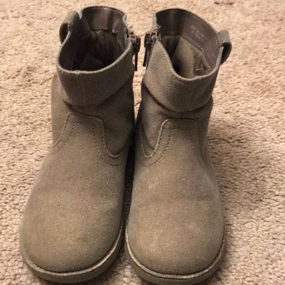 Taupe boots