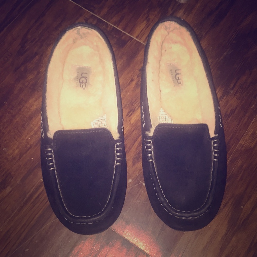 Women’s like new UGG Ansley Slip-On Shoes size 7