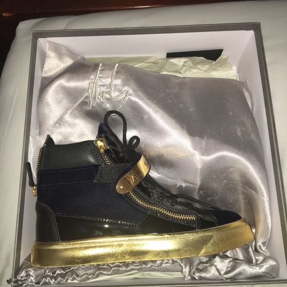 The Duckpin Consignment Shop | MENS | 5Z7008 Giuseppe Zanotti Navy & Gold Sneakers