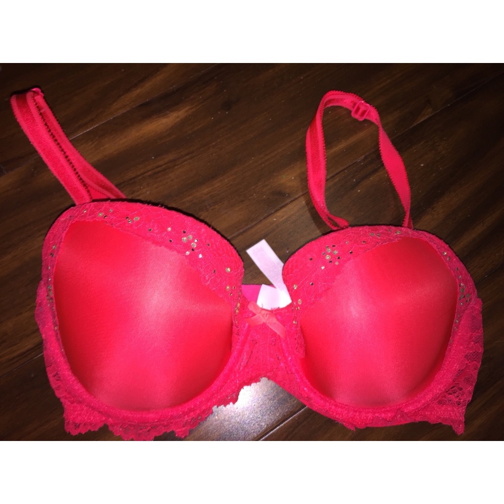 Victoria’s Secret 34D