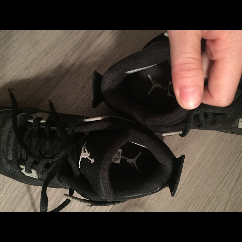 Jorden 4 black