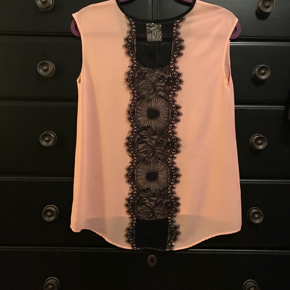 Lace back sheer Francesca’s Boutique top