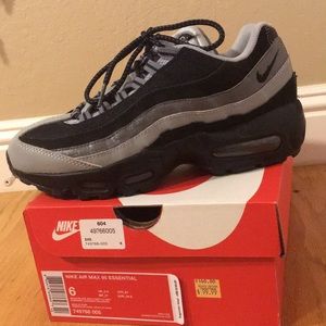 Nike Air Max 95 Essential