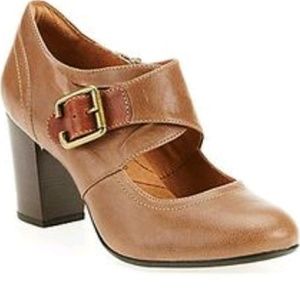 Clark Indigo Town Club Cognac Pump
