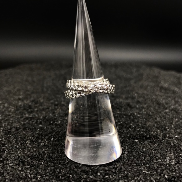 ⛔️SOLD OUT⛔️Small Hoop EarringsSterling Silver - Picture 6 of 6