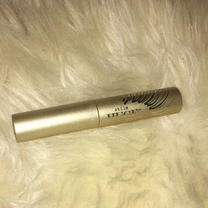 Stila HUGE Mascara