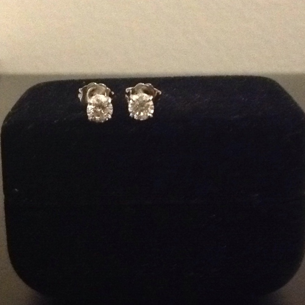Diamond studs