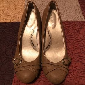 Maurices Tan Kitten Heels Size 8 Comfort Cushion