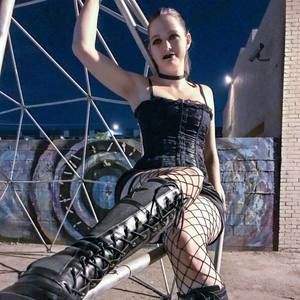 Meet your Posher, Malinda