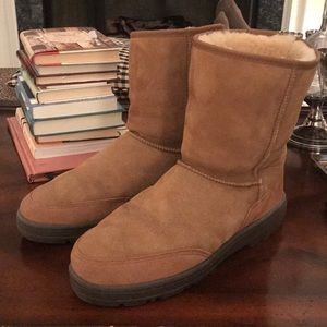 Men’s classic short UGG boot Size 12
