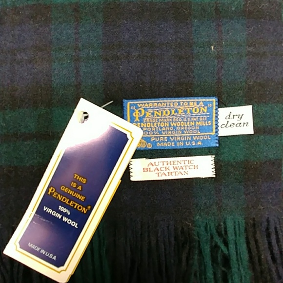 Pendleton Accessories - PENDLETON...Women's Scarf....Great FOR Christmas