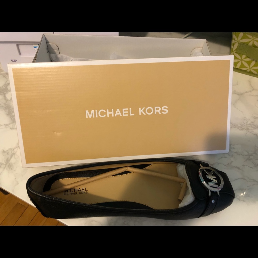Women's Michael Kors Flats Size 10