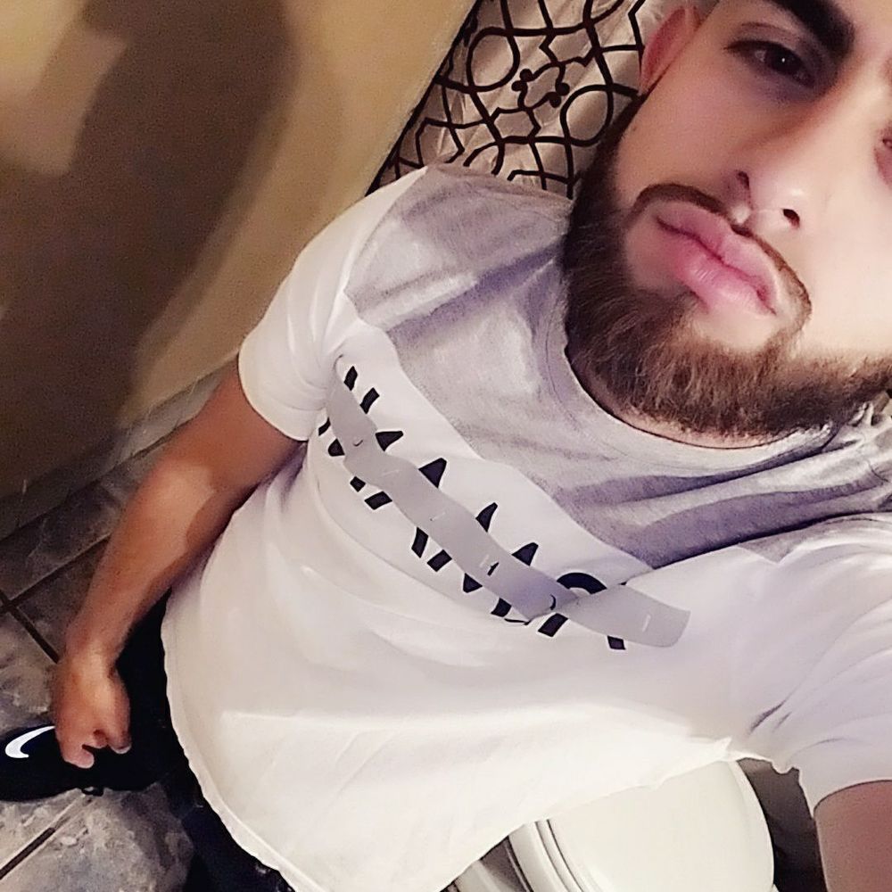 Meet your Posher, Isaias