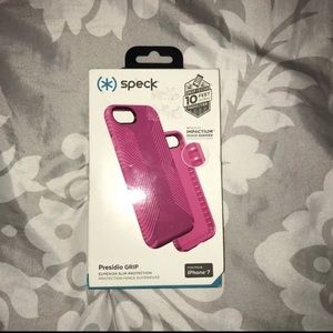 NWT iPhone 7 speck Case