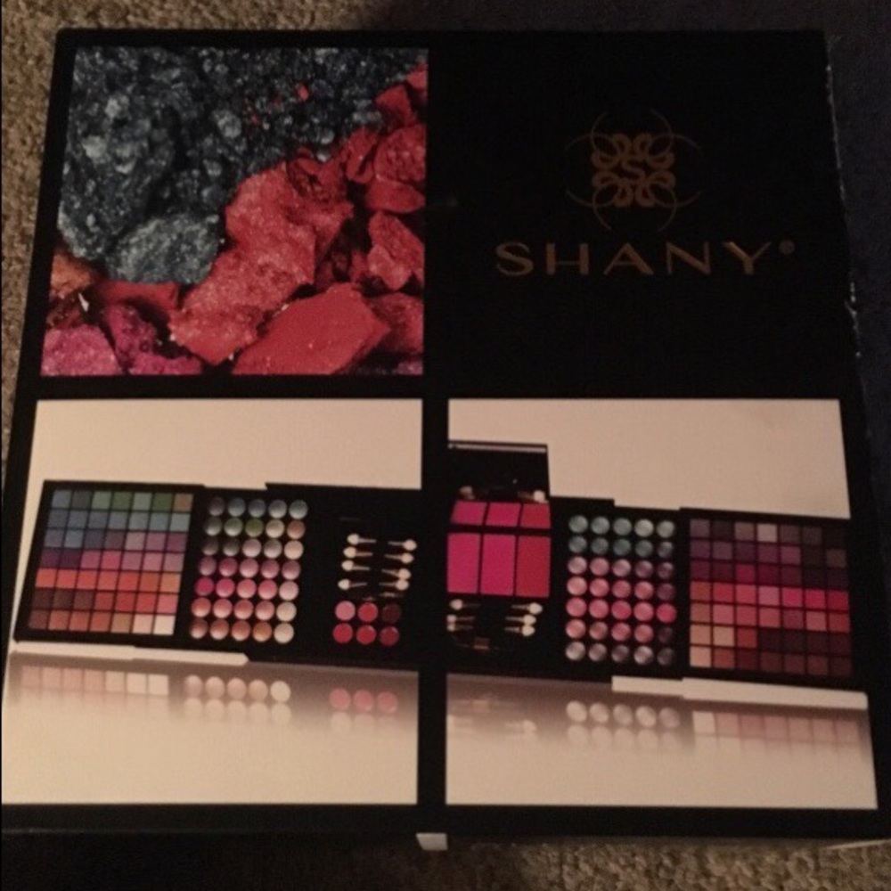 Brand new Shany make up kit!