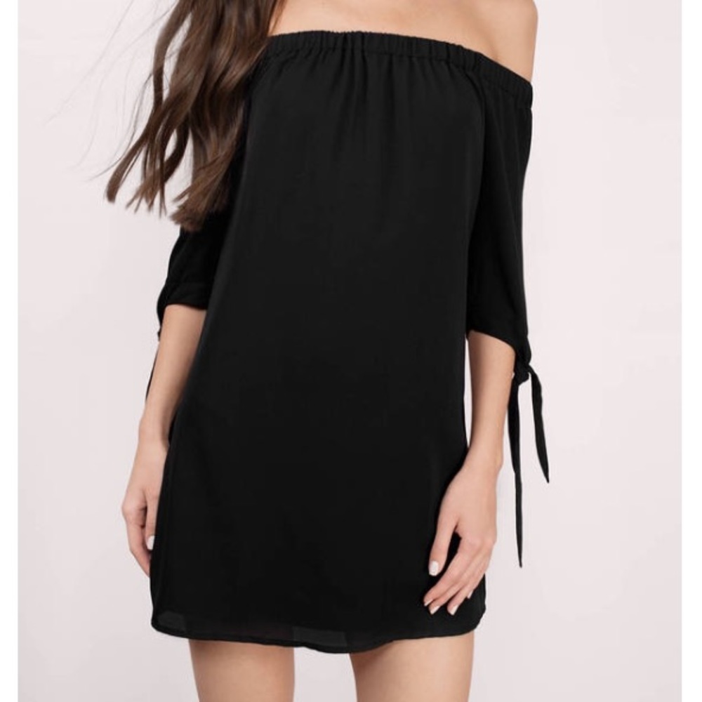 Jeanie off shoulder black dress from Tobi.