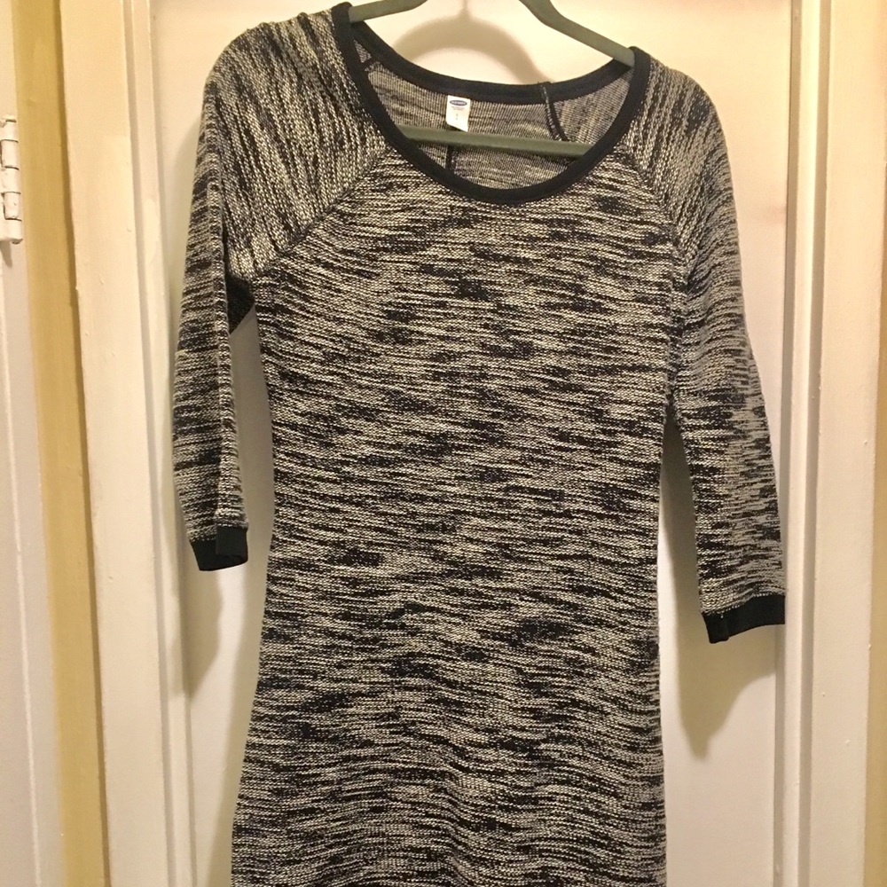 Old navy black & white dress