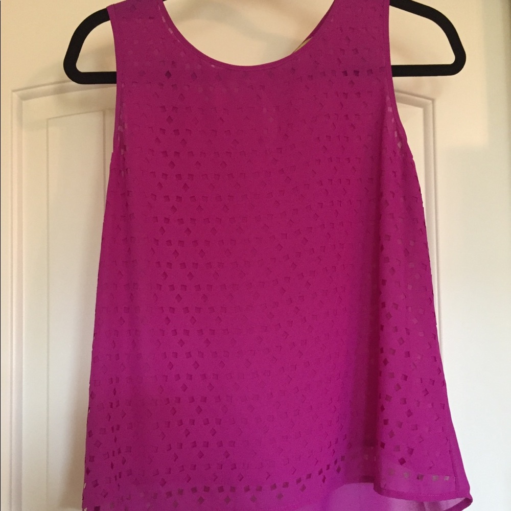(NWOT) Gianni Bini Tank Top With Cuttout Detail