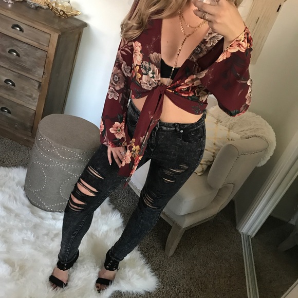 SALE✂️Burgundy Floral Tied Up Blouse - Picture 3 of 7