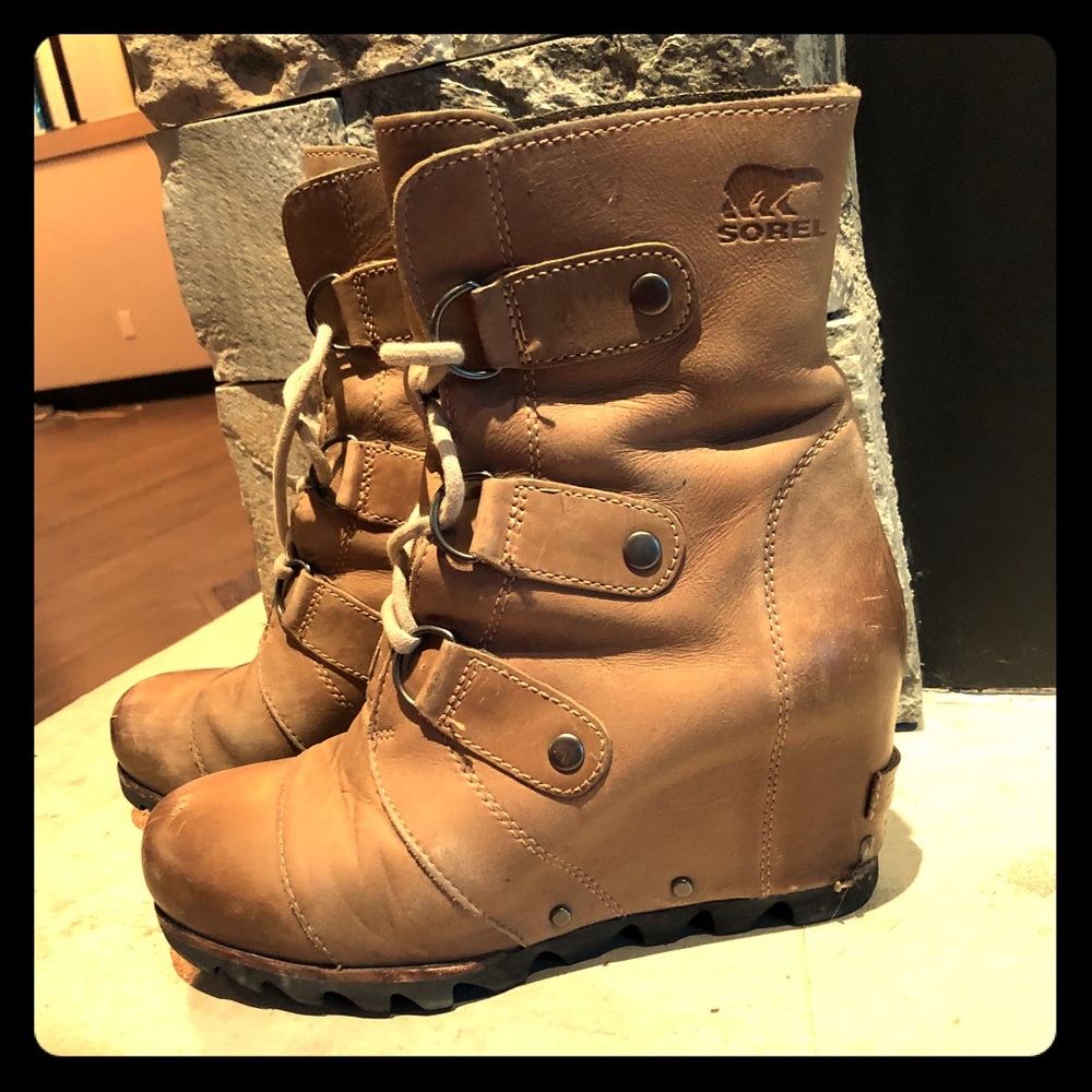 Heeled Sorel Boots size 6