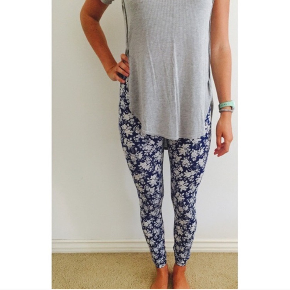 Flower blue leggings