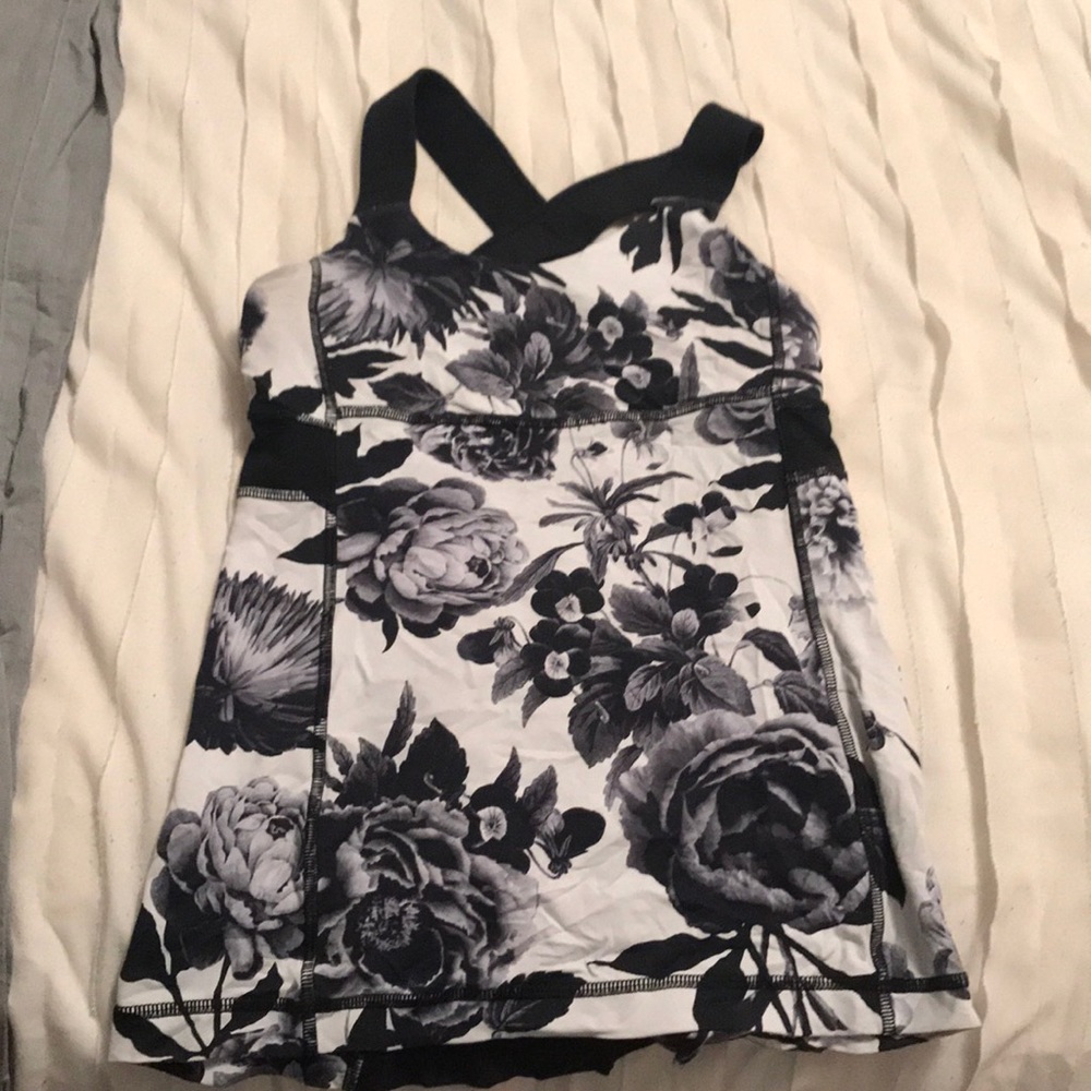 Lululemon tank