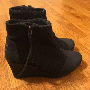 Toms Wedge Booties