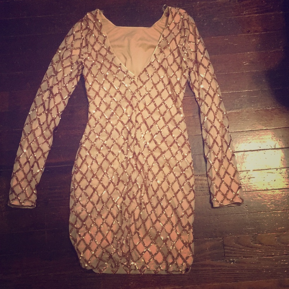 Short sequenced dress