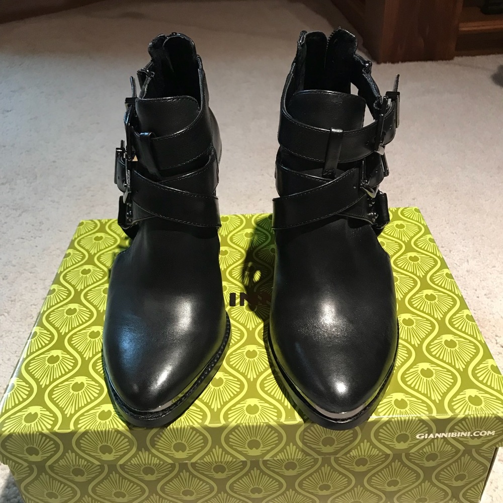 Gianni Bini Cut Out Booties