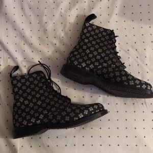 Printed Doc Martens👽