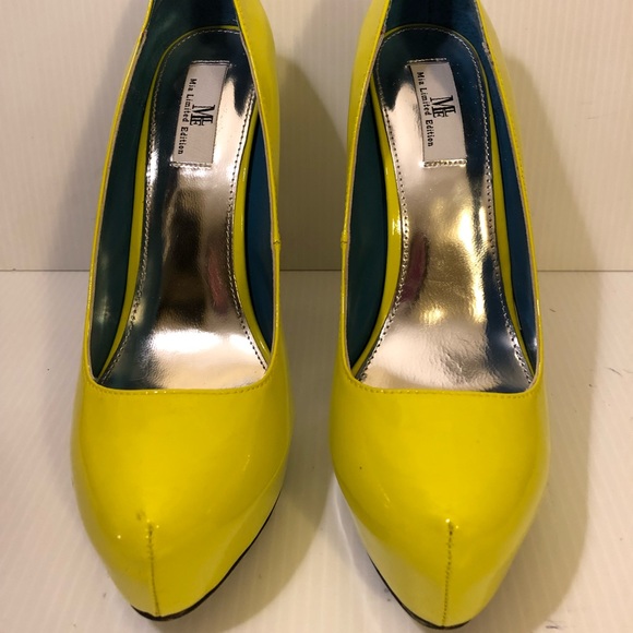 Shoes - Picture 3 of 8