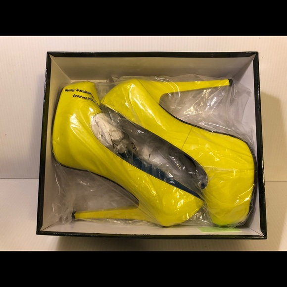 Shoes - Picture 6 of 8