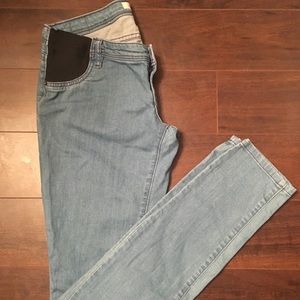 Skinny maternity jeans