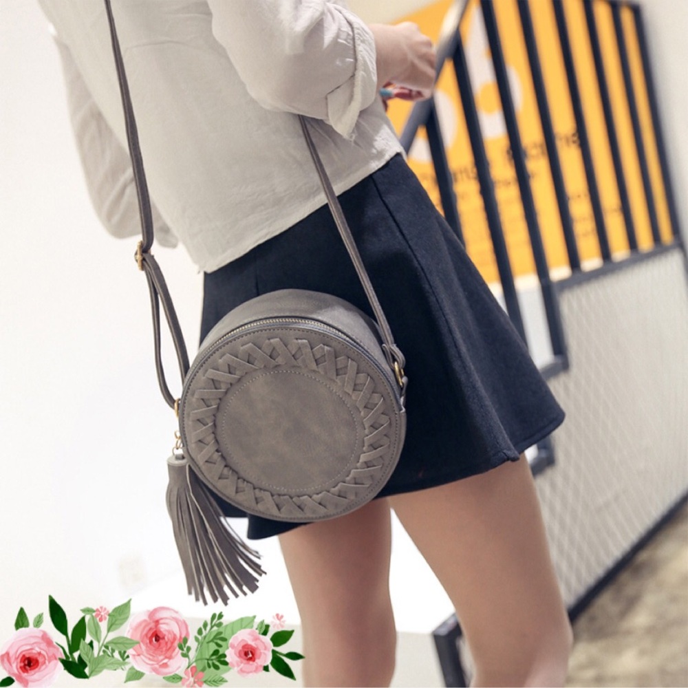 Round handbag 👜🎀