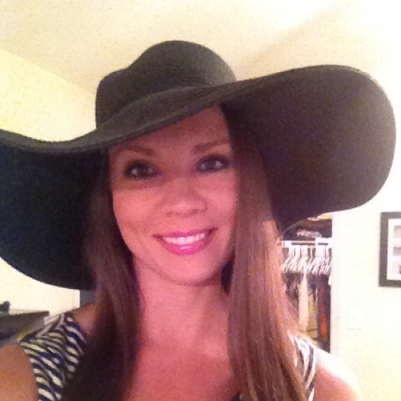 Meet your Posher, Lindsay - Picture 1 of 1