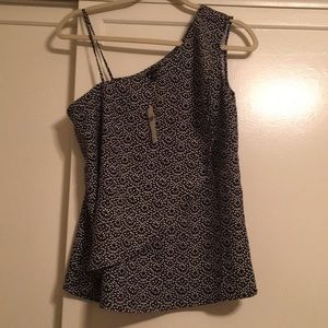 Top/ off the shoulder