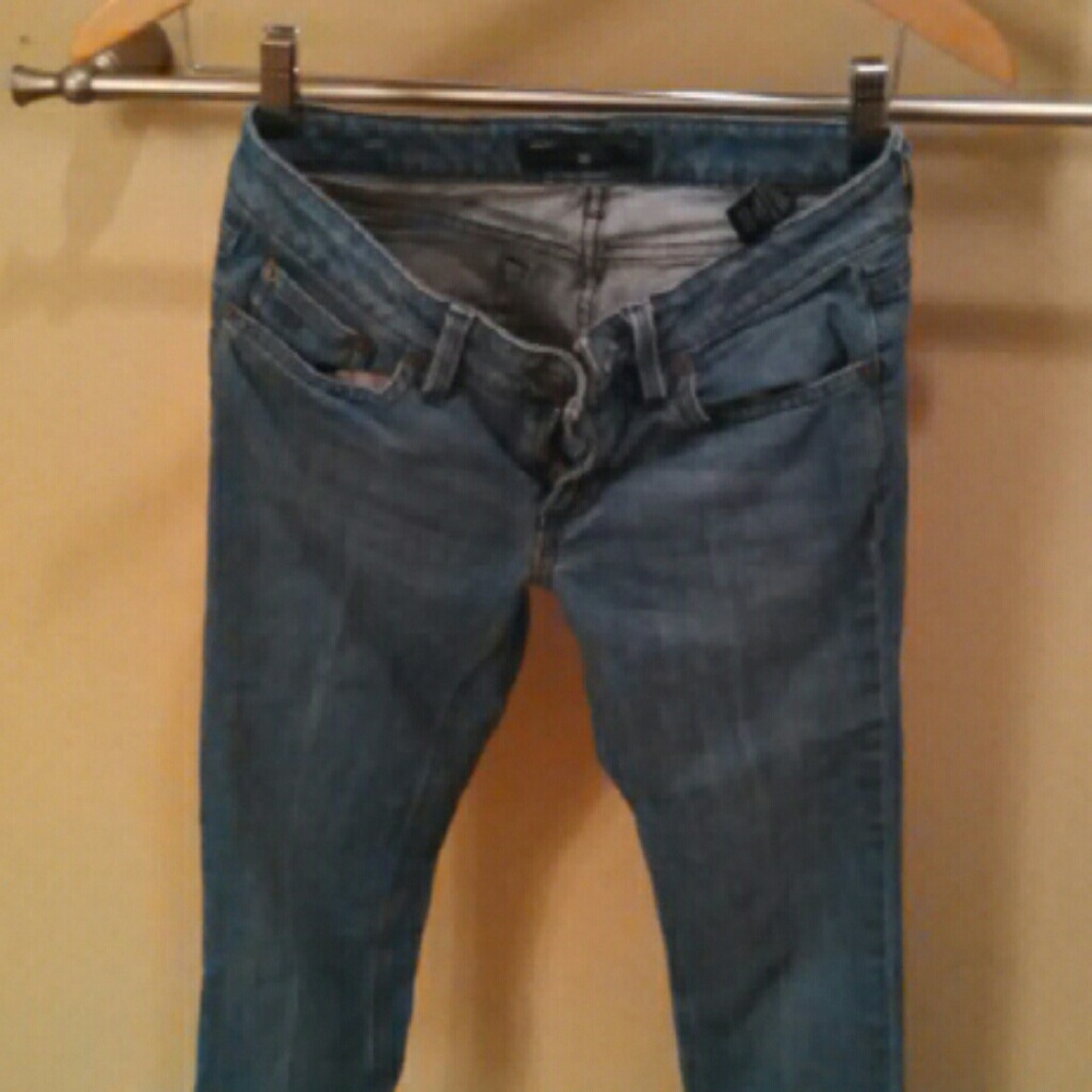 Marc by Marc Jacobs low rise skinny jeans. Size 25