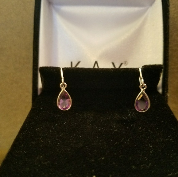 Teardrop shape amethyst and silver earrings - Picture 2 of 4