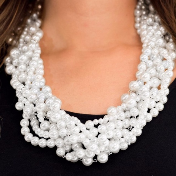 Pearl Necklace - Picture 1 of 2