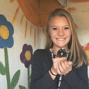 Meet your Posher, Jena