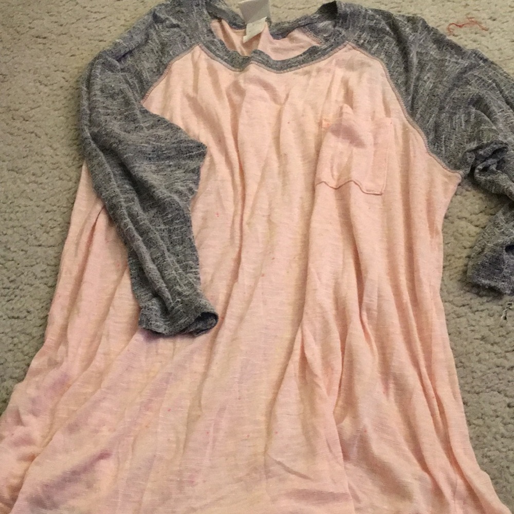 Day trip shirt size large