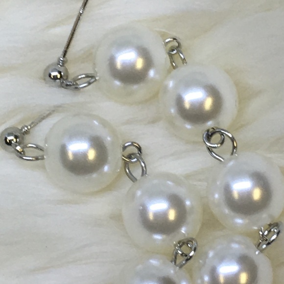 Classic Pearl Earrings (silver or gold) - Picture 4 of 8