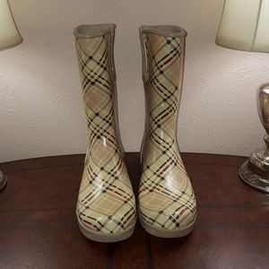 Sperry rain boots size 9