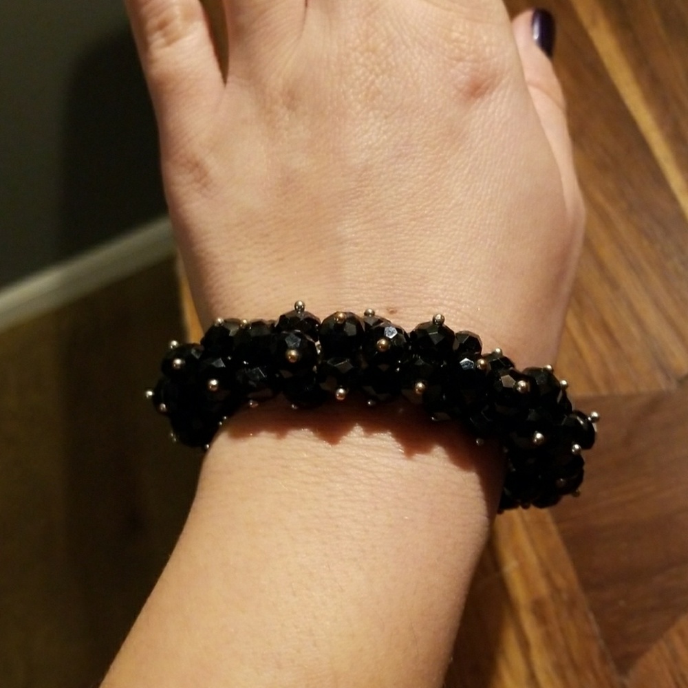 Black beaded bracelet