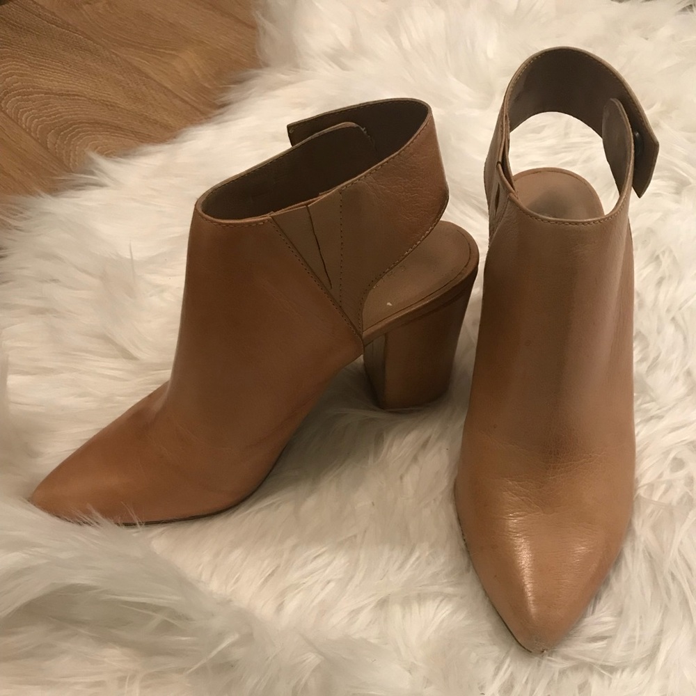 Chinese Laundry • Heels