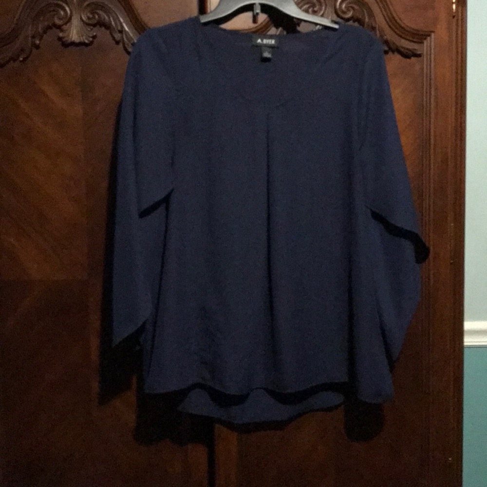 A. Byer Women’s Dress Shirt SZ L