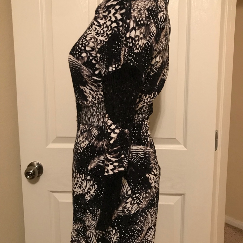 Mesh cut out romper - Picture 2 of 3